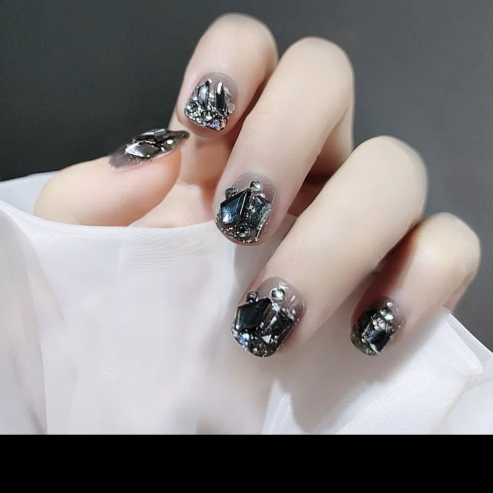 press on nails
